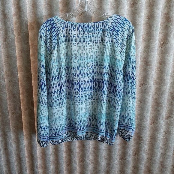 Sanctuary lt blue geometric print blouse size M - Picture 4 of 4